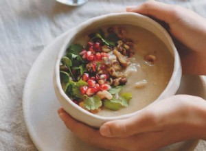 Soupe de chou-fleur de Hetty McKinnon avec recette de baba ghanoush fumé 