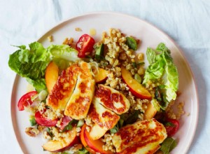 La recette de Thomasina Miers pour la salade de freekeh aux nectarines et halloumi 