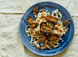 Recette de Thomasina Miers pour les linguines aux moules grillées et chapelure à l ail 