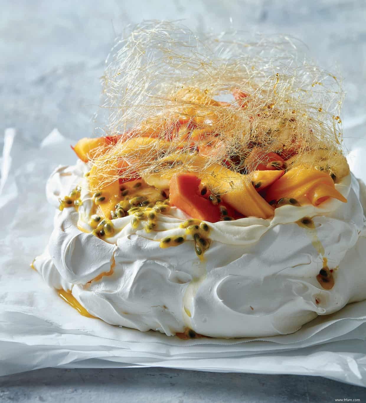 La recette de la pavlova à la couronne d or d Adam Liaw 