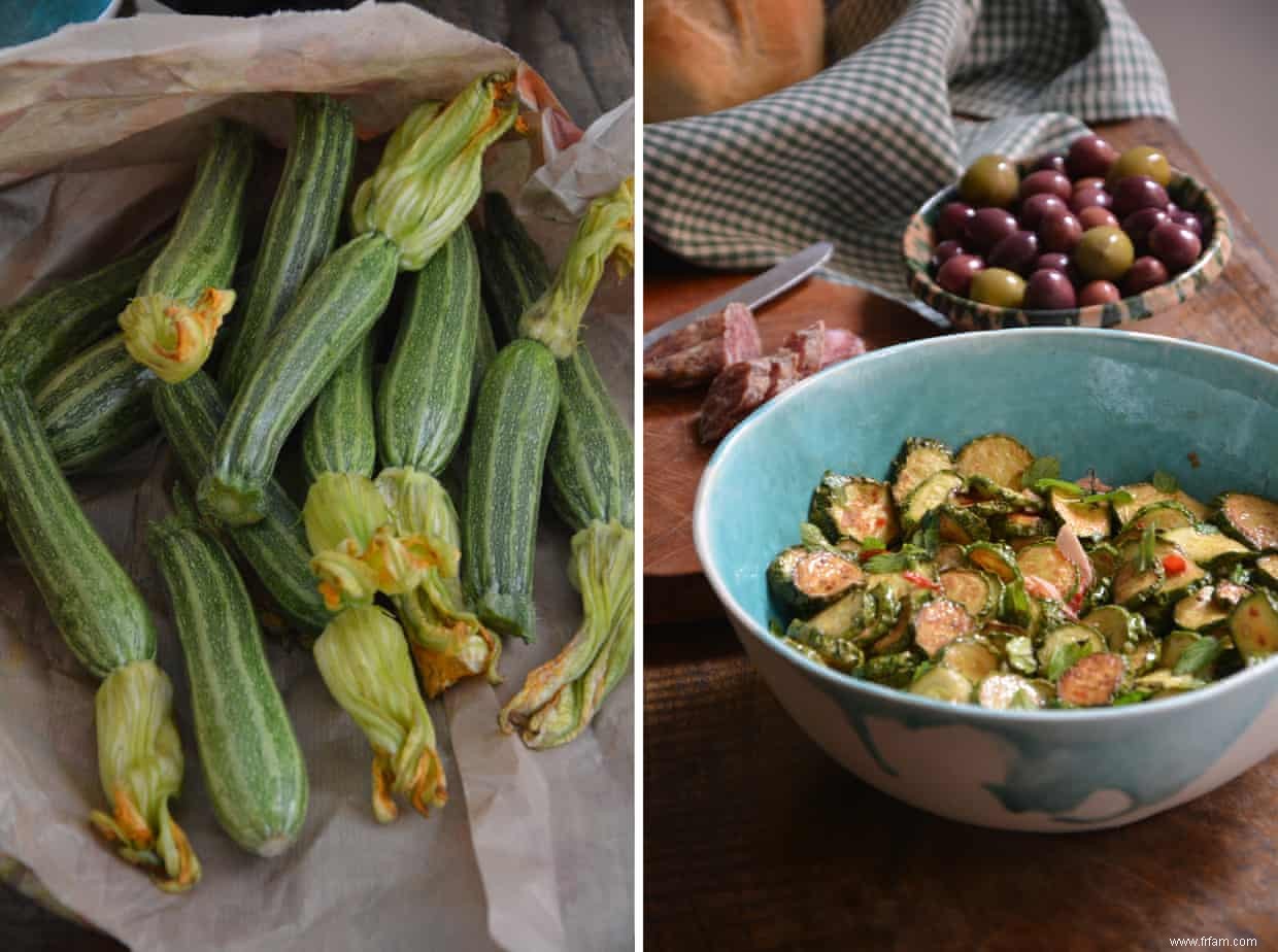 La recette de Rachel Roddy des courgettes marinées à la menthe et à l ail 