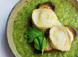 Soupe de céleri de Nigel Slater avec fromage grillé 