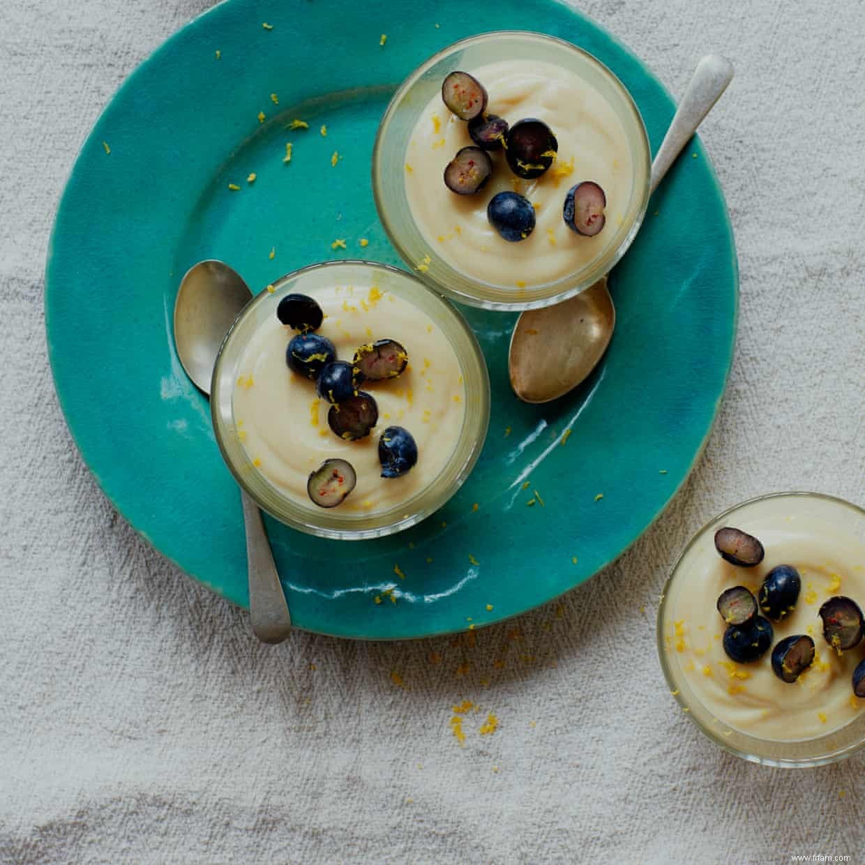 Recette de pudding végétalien au chocolat blanc et au citron de Tamal Ray 