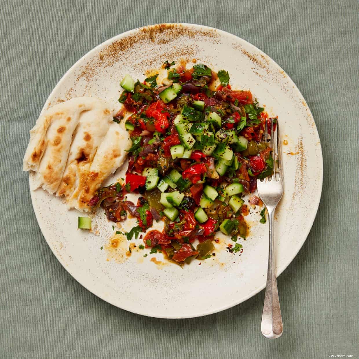 De la salade de poivrons grillés au pâté au poulet :les recettes nord-africaines de Yotam Ottolenghi 