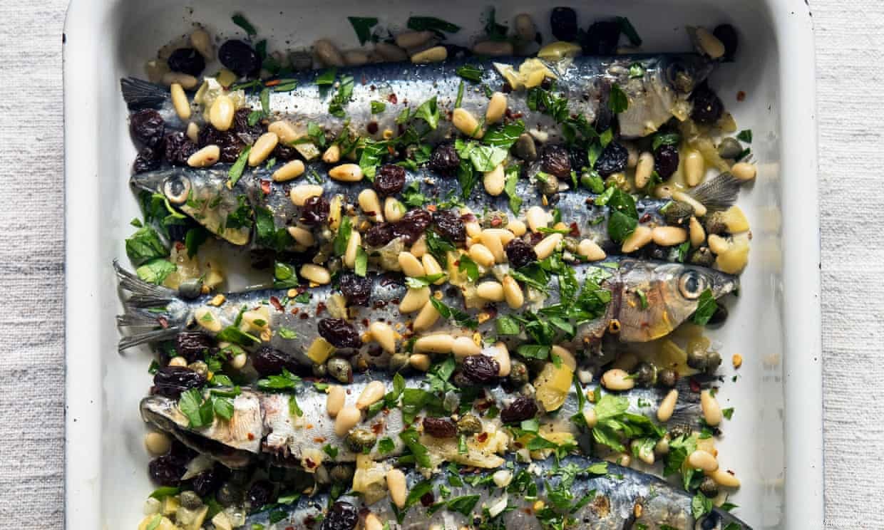 Le pescatarian souple :sardines au four aux câpres, raisins secs et citron confit 