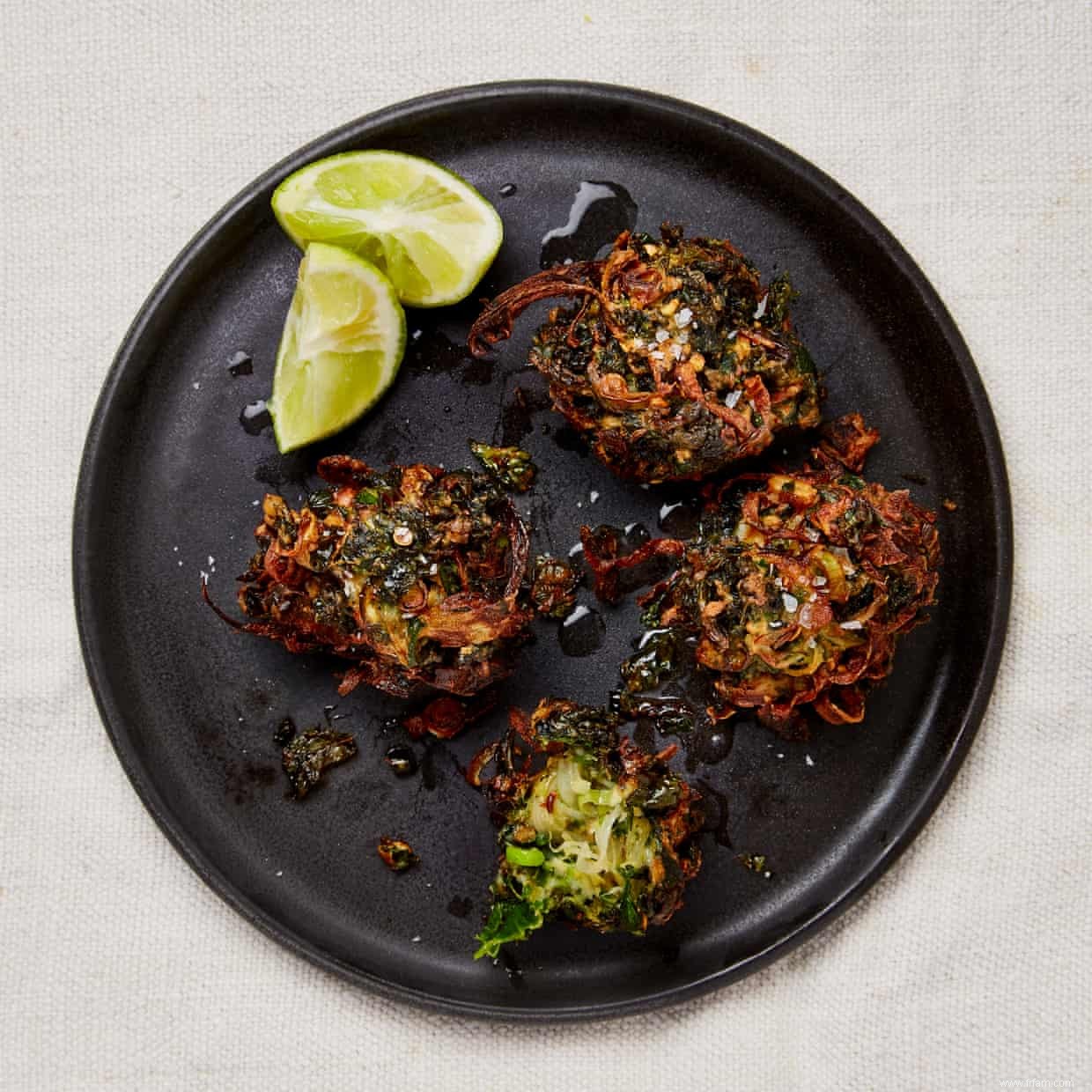 De la crevette au riz en passant par la pomme et le fenouil :les recettes de beignets de Yotam Ottolenghi 