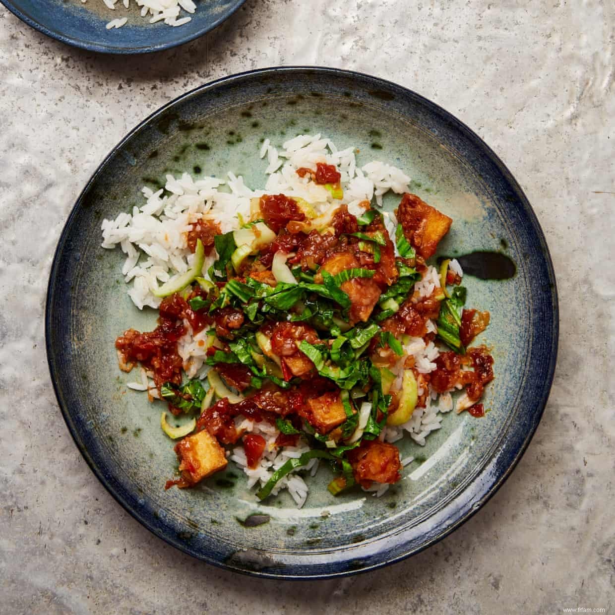 La recette végétalienne de Meera Sodha pour le tofu au soja sucré et aux légumes verts 