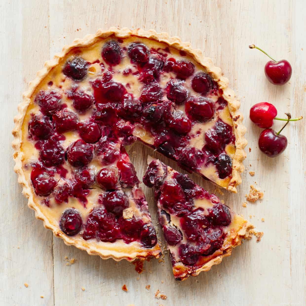 La recette de Liam Charles pour la tarte à la crème anglaise Bakewell aux cerises 