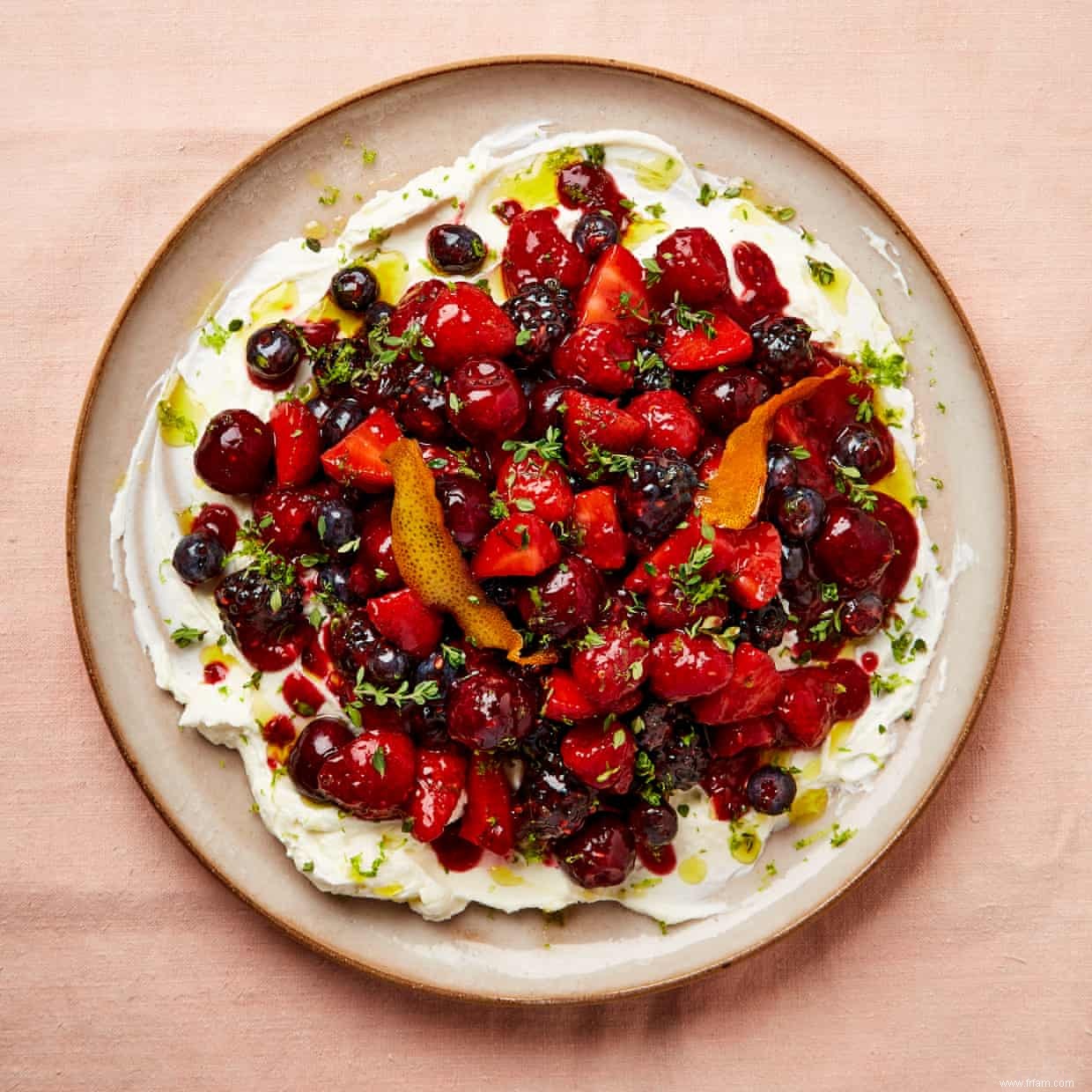 Les recettes de desserts aux baies d été de Yotam Ottolenghi 