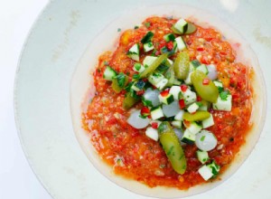 Recettes de gaspacho de Nigel Slater avec cornichon et jus de cornichon 