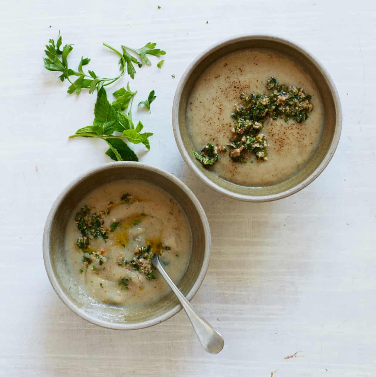 La recette de soupe de topinambours de Thomasina Miers 