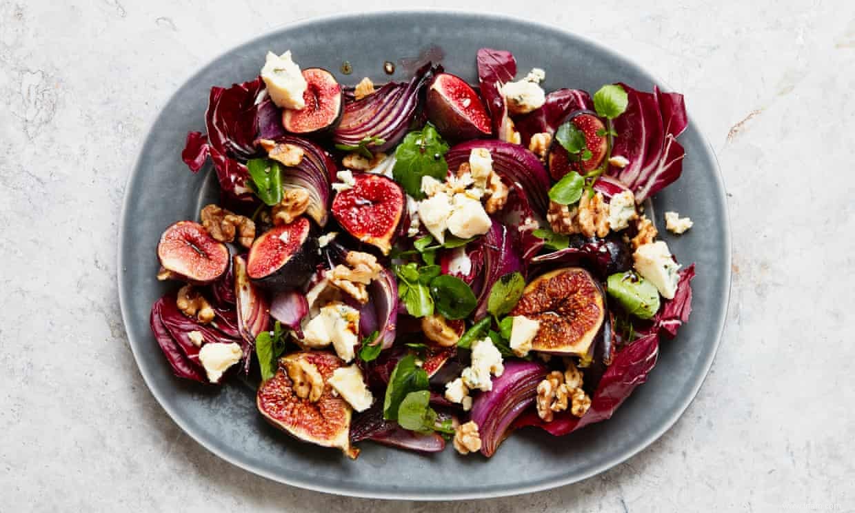 La recette de Thomasina Miers pour la salade de figues, fromage bleu et noix 