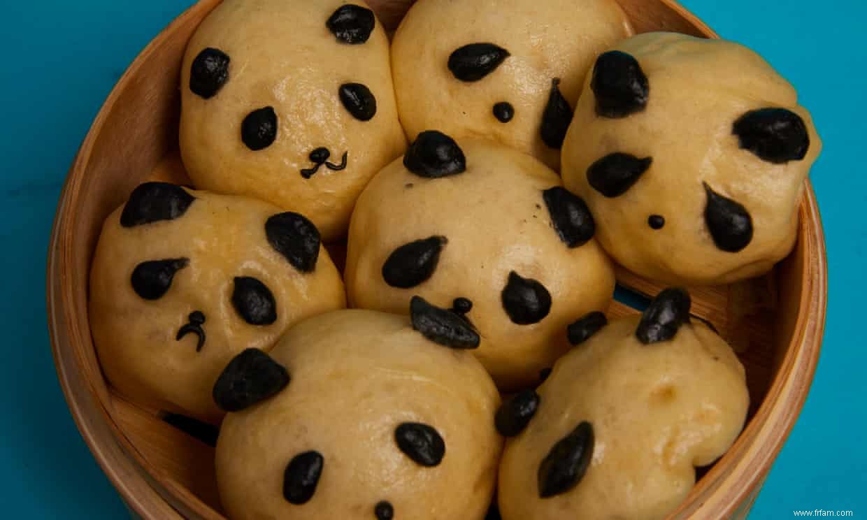 La recette de Kim-Joy pour les panda bao buns fourrés à la pâte de haricots rouges 