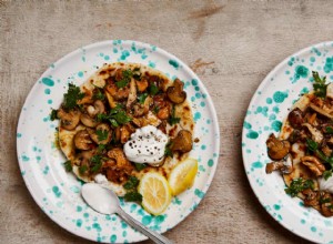 Recette végétalienne de Meera Sodha pour des pains plats à la noix de coco avec des champignons à l ail et au poivre 