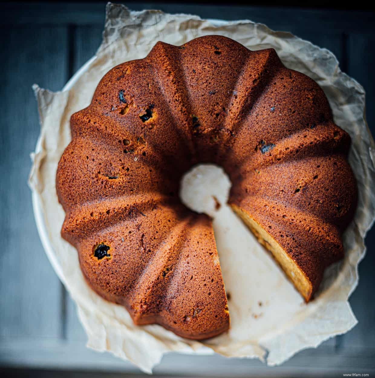 Recette de gâteau au caramel et aux raisins imbibés de rhum de Nik Sharma 