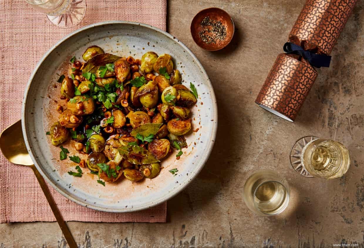 Accompagnements de Noël :la recette de choux poêlés au soja et aux noisettes de Thomasina Miers 