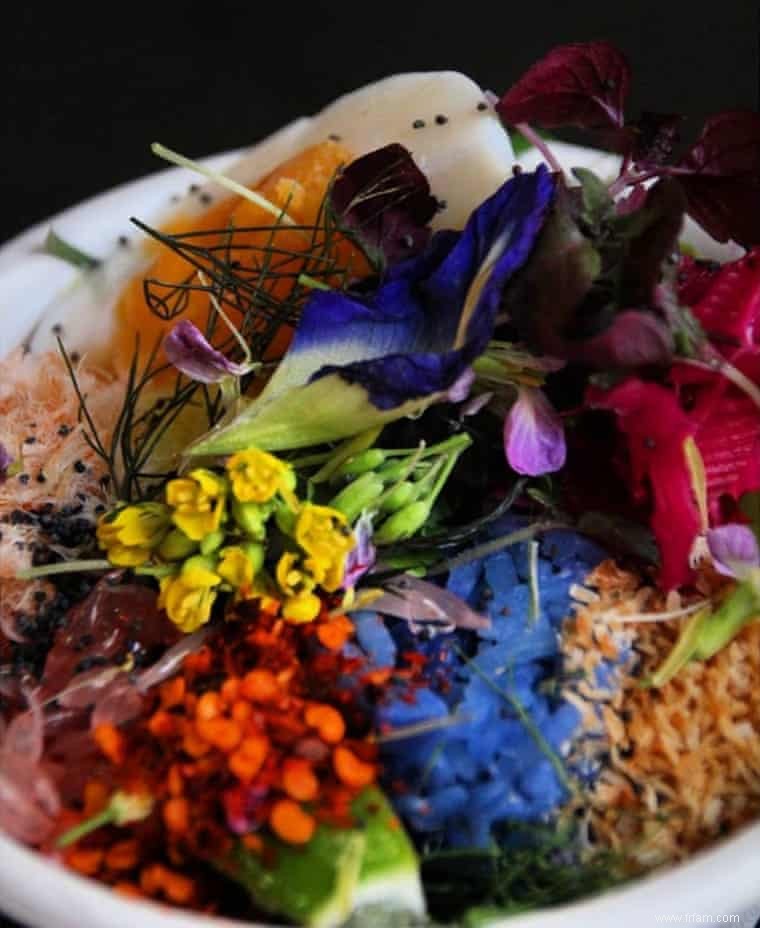 Teinture pour :la fleur qui donne à la nourriture une belle teinte de bleu paon 