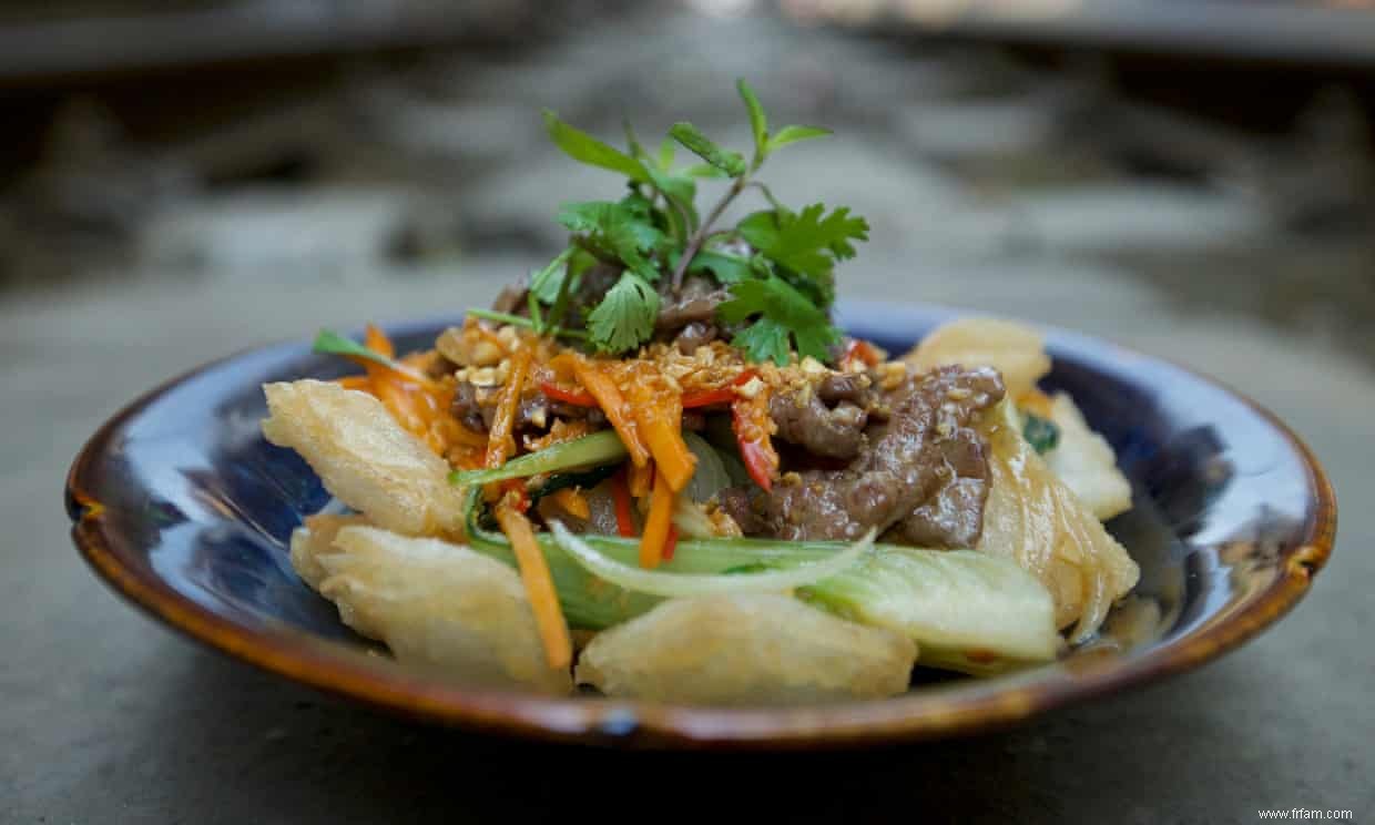 Riz gluant magenta et nouilles coussinées :un dîner à trois plats de Luke Nguyen 