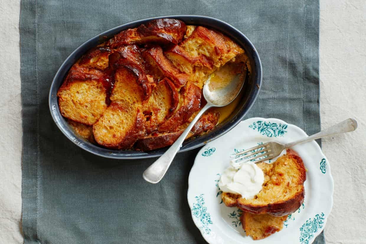 La recette de Thomasina Miers pour le pudding brioché à la marmelade de whisky collant 