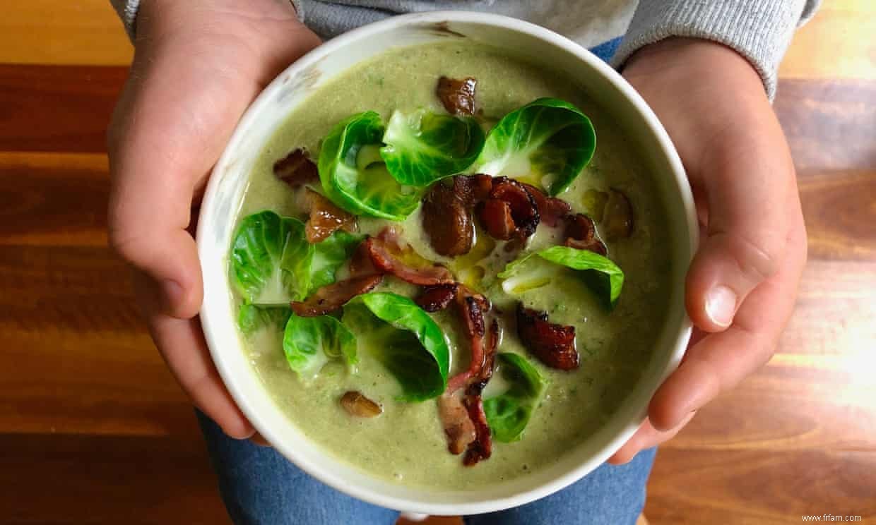 Recette automnale facile :soupe aux choux de Bruxelles, châtaignes et lardons 