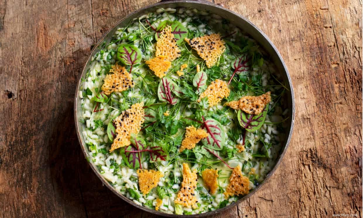 Les recettes de Nigel Slater pour le risotto aux herbes de printemps et le sorbet à la menthe et au citron 