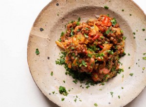 La recette de Nigel Slater pour lentilles, saucisses et harissa 