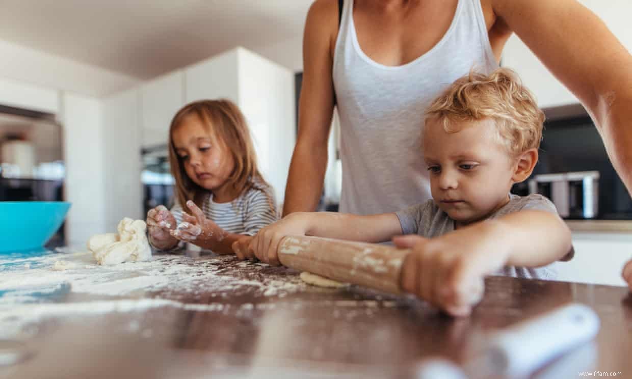  Gardez les ingrédients sur le sol!  - 15 conseils pour cuisiner avec les enfants 