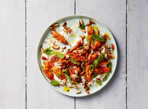 La recette de Thomasina Miers pour les carottes rôties au yaourt au tahini 