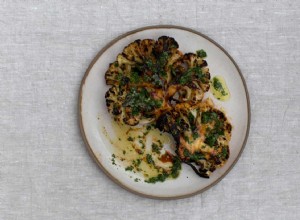 Les recettes d Anna Jones pour le chou-fleur carbonisé et la salade printanière grillée 