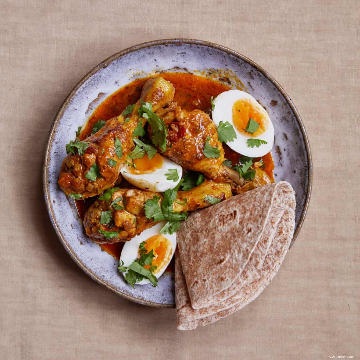 Du rendang de canard malaisien au maïs doux et aux cacahuètes d Afrique de l Est :les recettes de curry du monde de Ravinder Bhogal 