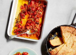 Recette de pain de maïs à la poêle avec tomates rôties à l ail de Thomasina Miers 