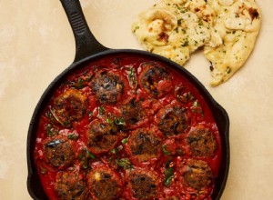 La recette végétalienne de Meera Sodha pour les koftas d aubergines à la sauce tomate et épinards 