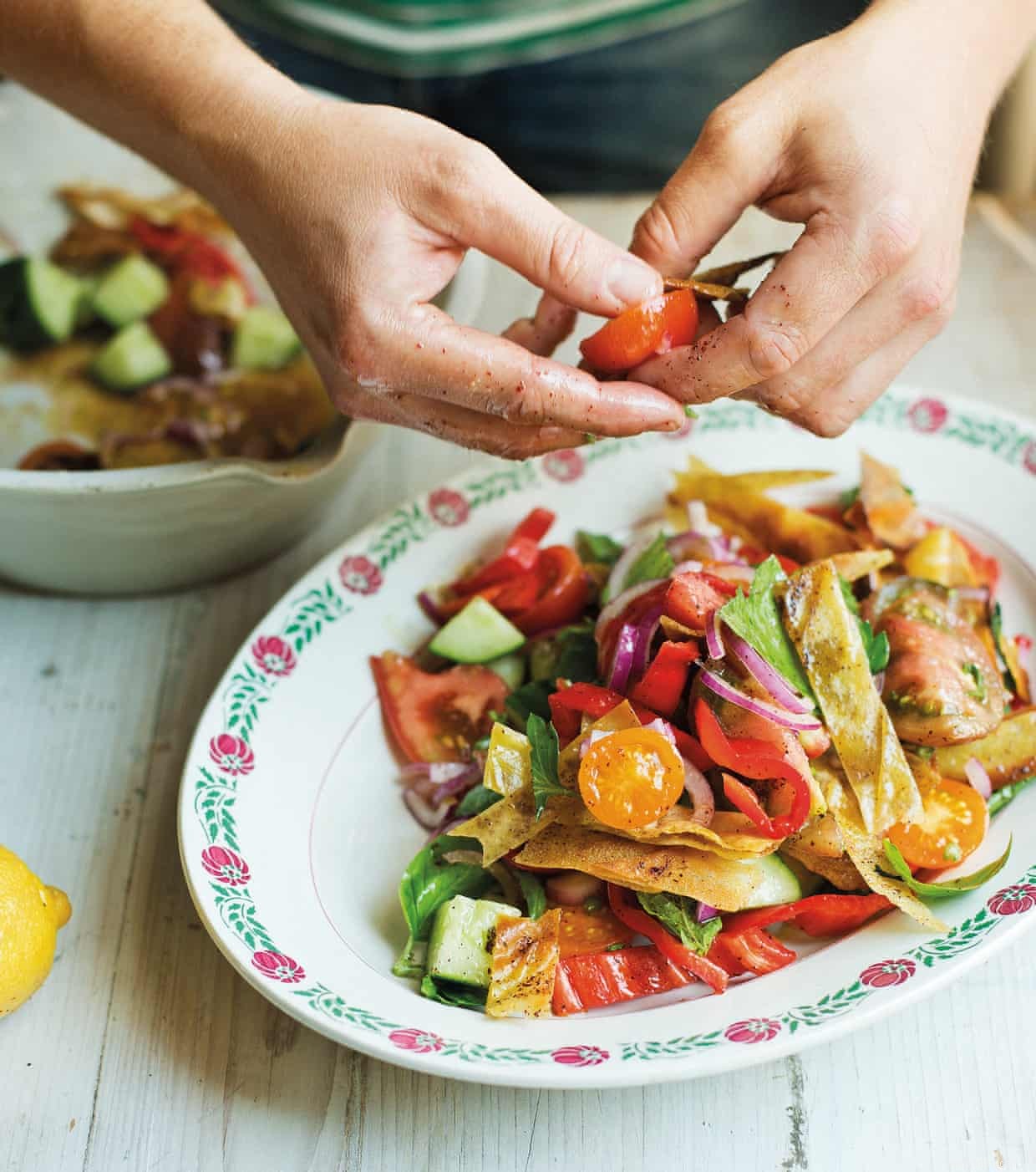 La recette du fattoush de Tom Hunt :comment transformer un pitta rassis en dîner 