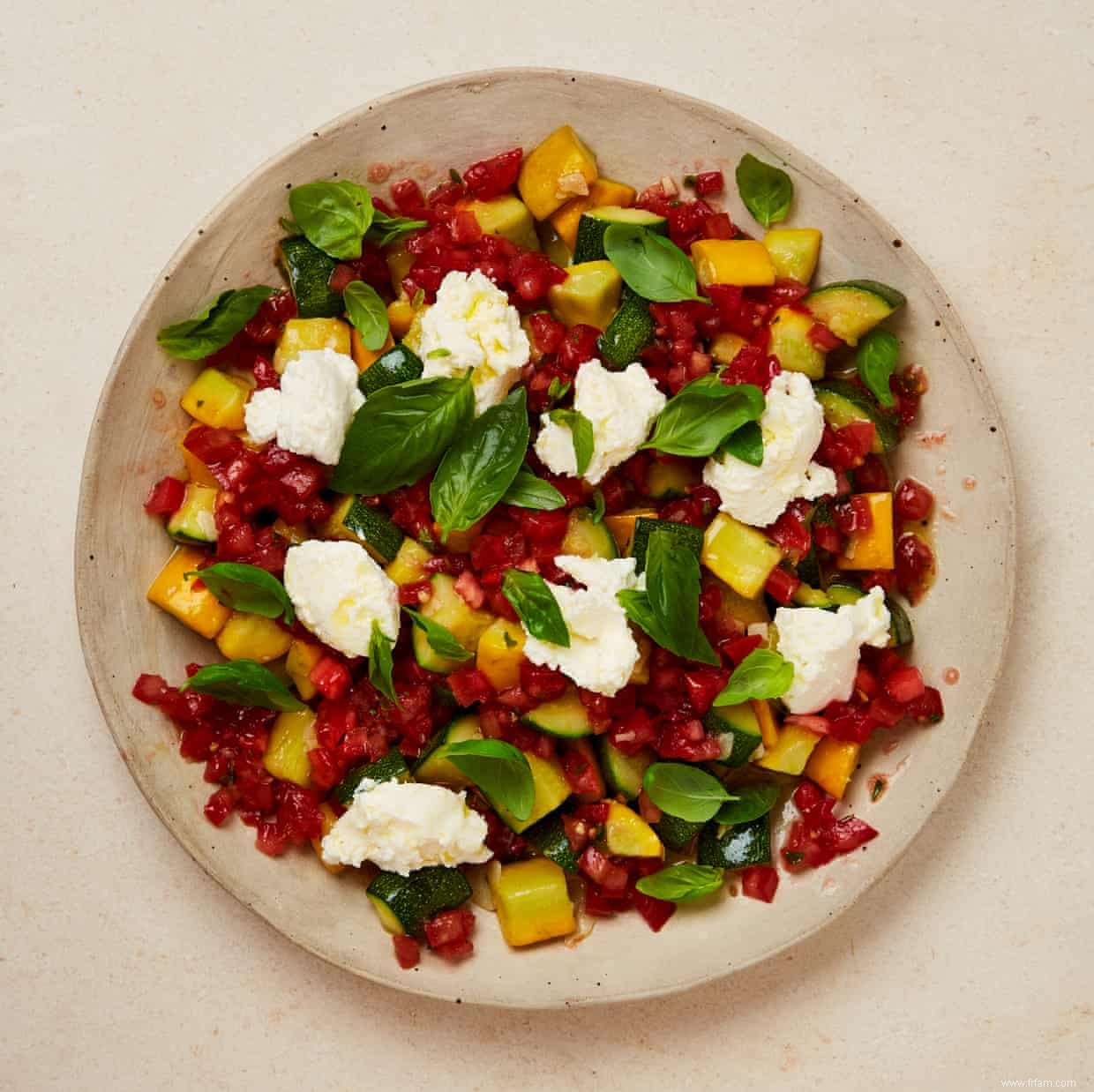 Salade, entrée ou accompagnement :les recettes de courgettes de Yotam Ottolenghi 