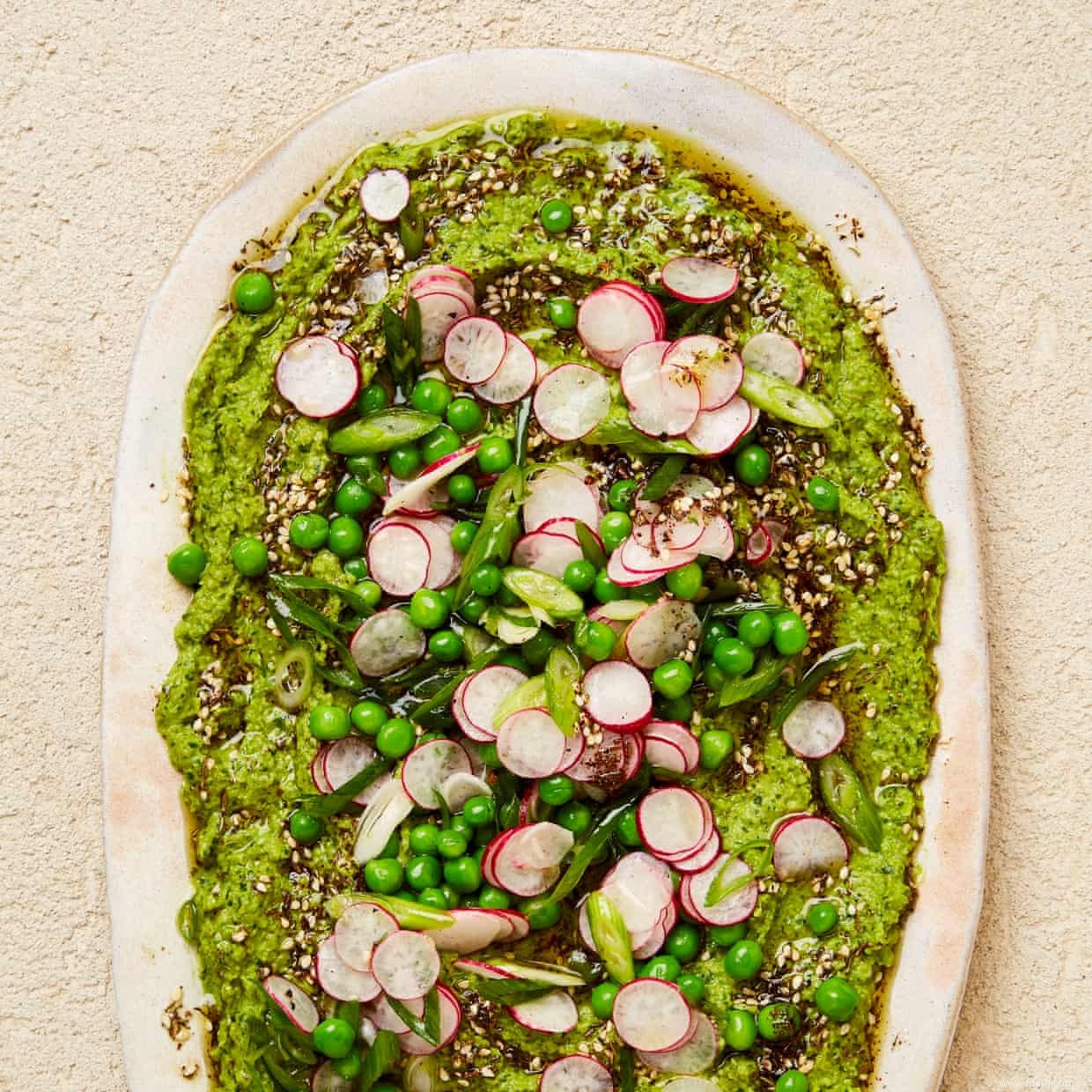 Des pois tahini aux poivrons farcis au maïs :les recettes de légumes surgelés de Yotam Ottolenghi 