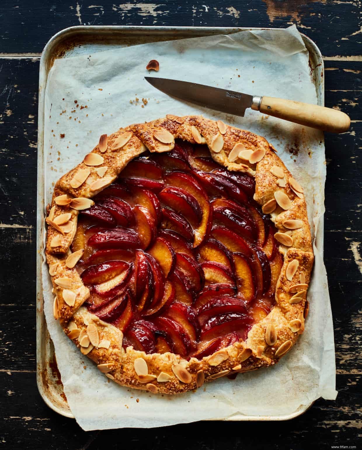 La recette de la galette aux prunes et aux amandes de Benjamina Ebuehi 