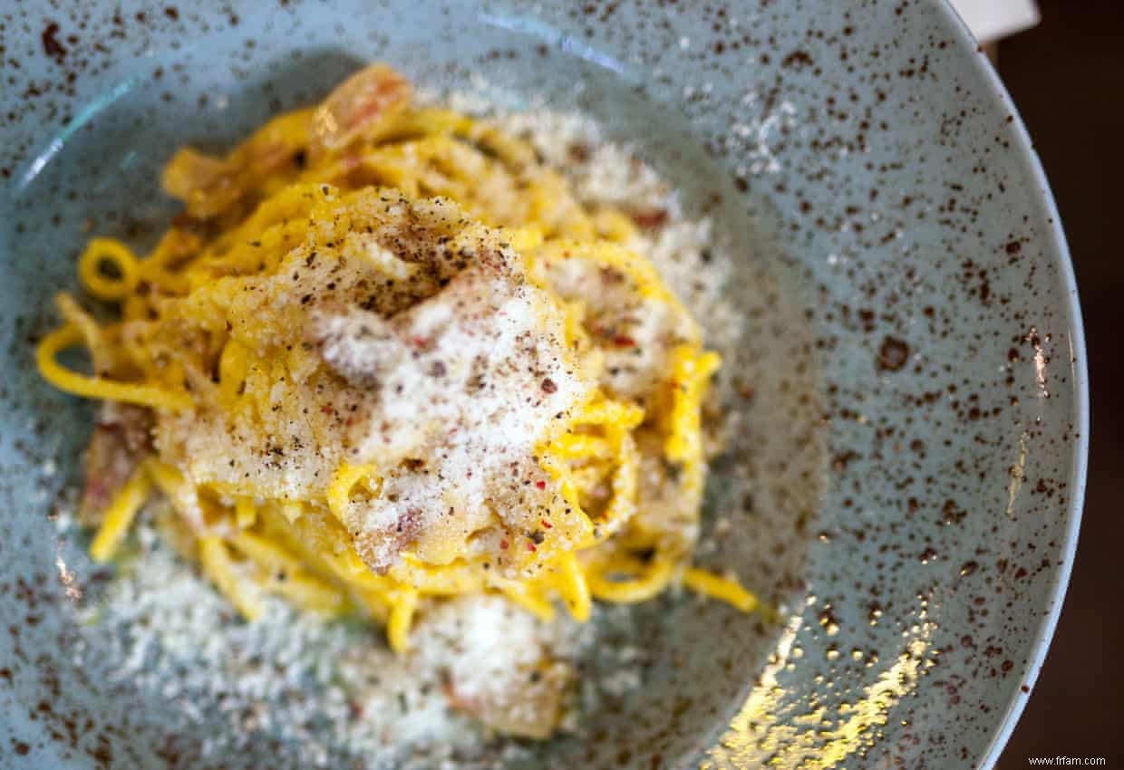 Les pâtes et la crème sont peut-être un classique australien - mais elles n ont pas leur place dans une véritable carbonara 