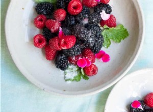 Les recettes de Nigel Slater pour les baies au sucre de géranium rosat et les courgettes aux lentilles 