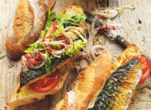 Balık ekmek de Rick Stein - maquereau grillé dans une baguette avec tomate, laitue, oignon, piment et sumac 