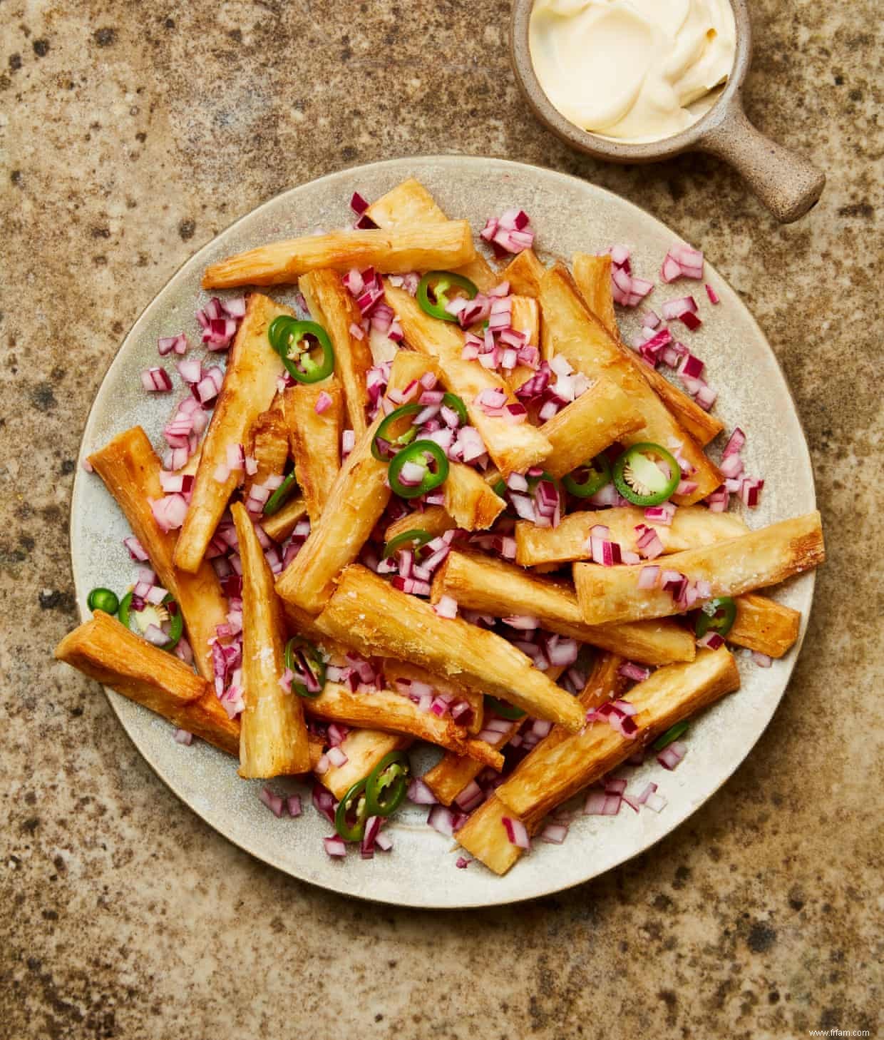 Chou-rave au beurre et frites de yuca :les recettes de Yotam Ottolenghi pour les légumes d automne 