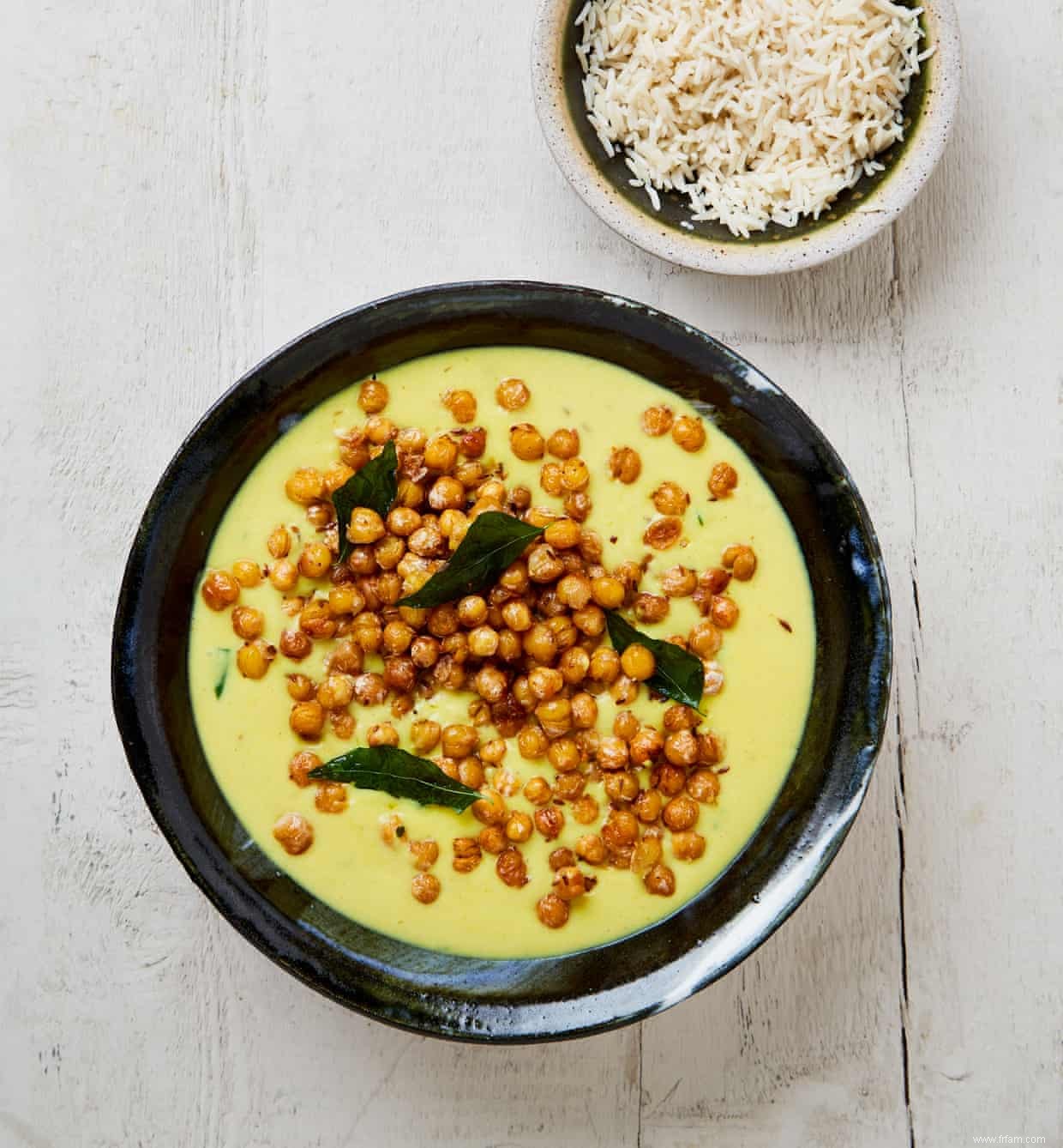 La recette végétalienne de Meera Sodha pour le kadhi aux pois chiches frits 