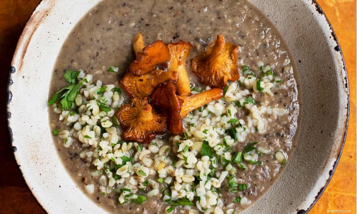 Les recettes de Nigel Slater pour la soupe aux champignons et les beignets d edamame 