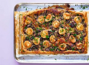 Tarte au romarin, fromage de chèvre et champignons au poivre rose par Rukmini Iyer 