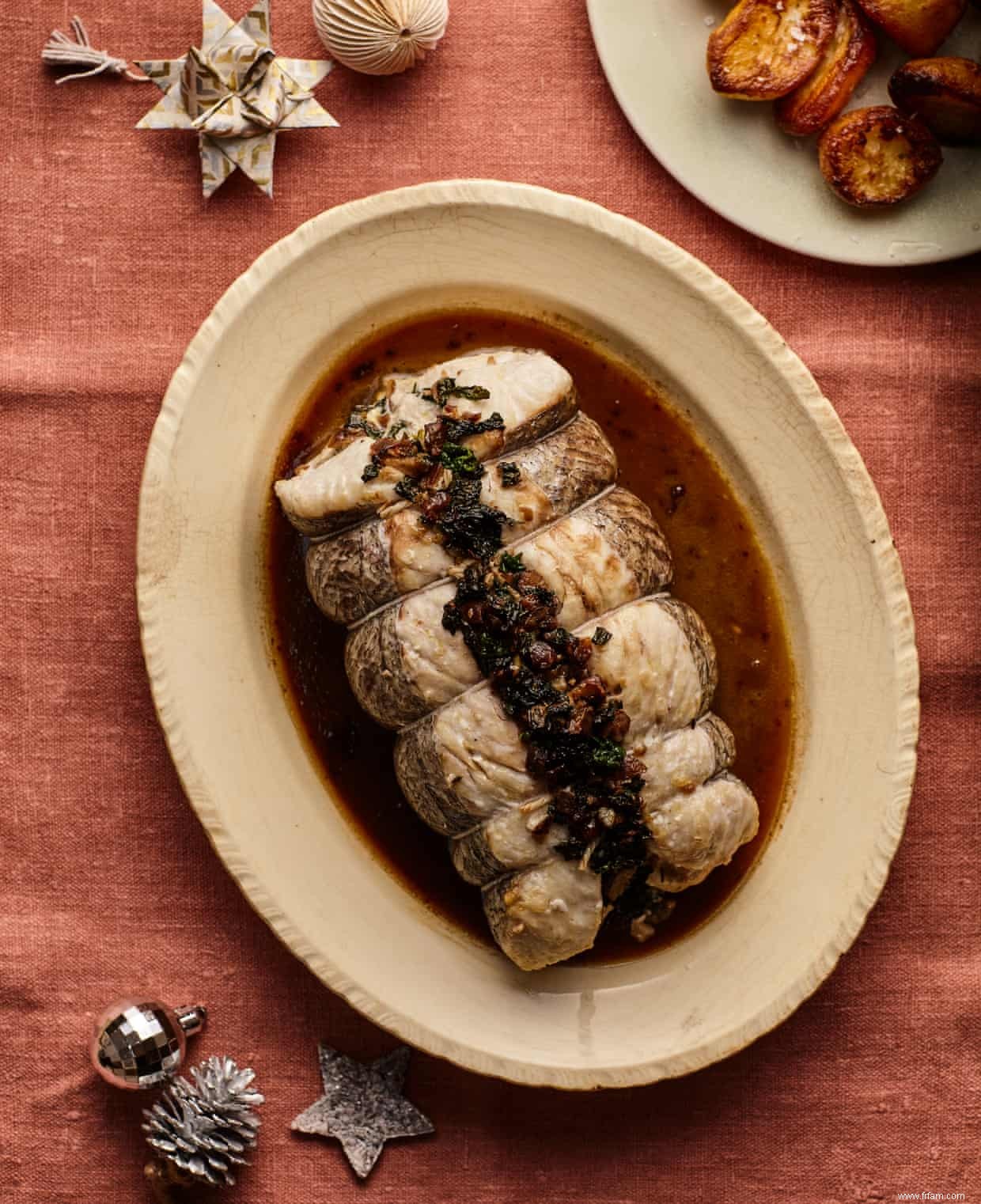 Un plat de Noël poissonneux :la recette de merlu farci au jus de cèpes de Rick Toogood 