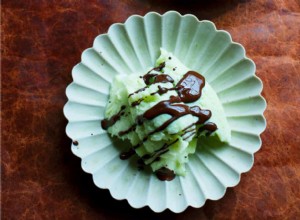 Les recettes de Nigel Slater pour les aubergines au gochujang et le yaourt glacé à la menthe et au chocolat 