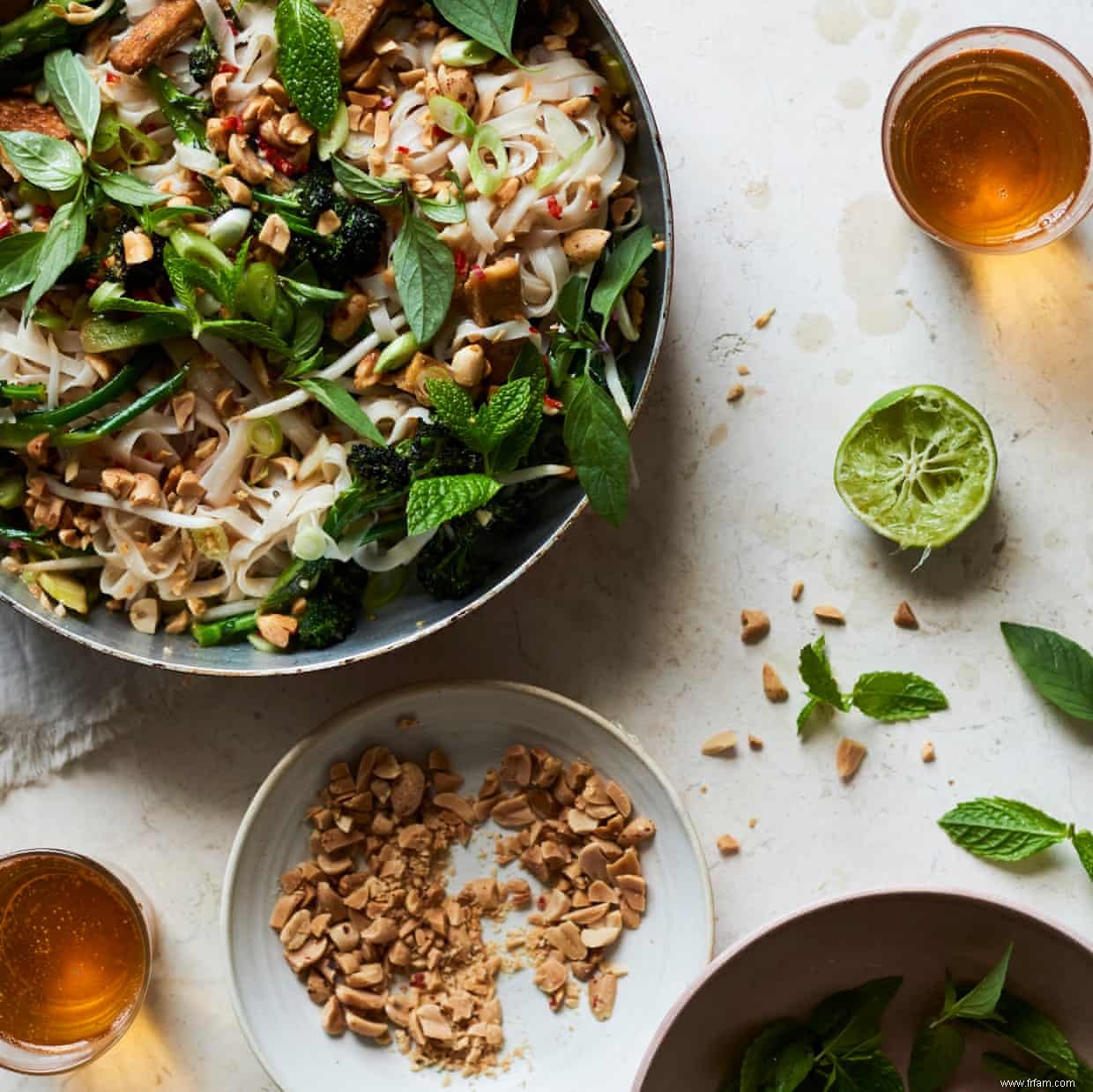 « Nous avons dû devenir des cuisiniers plus flexibles » :les plats tout-en-un d Anna Jones 