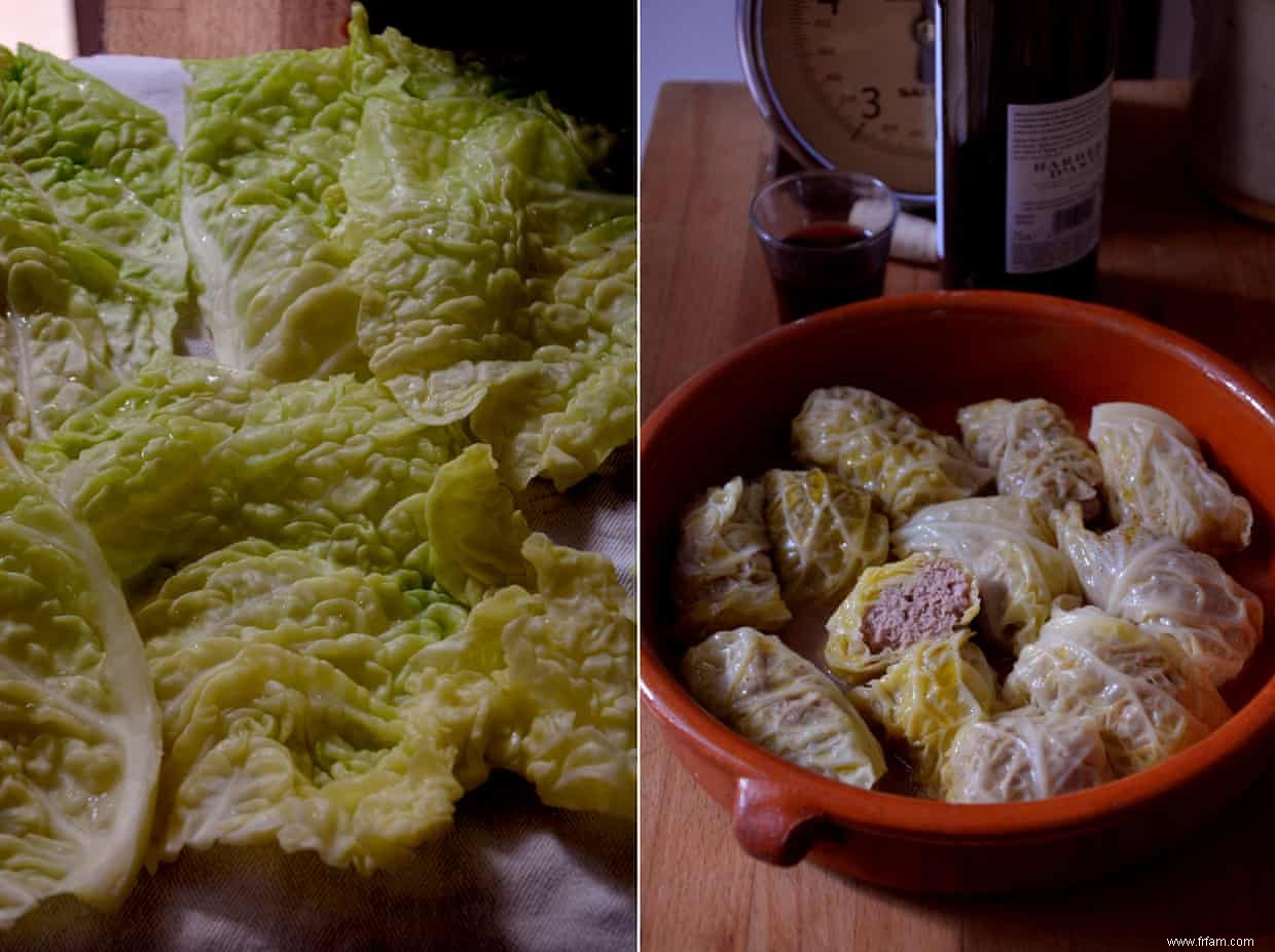 La recette de Rachel Roddy du chou farci braisé au vin blanc 