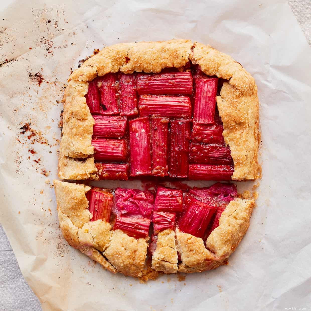 La recette de la galette rhubarbe, badiane et noisette de Thomasina Miers 