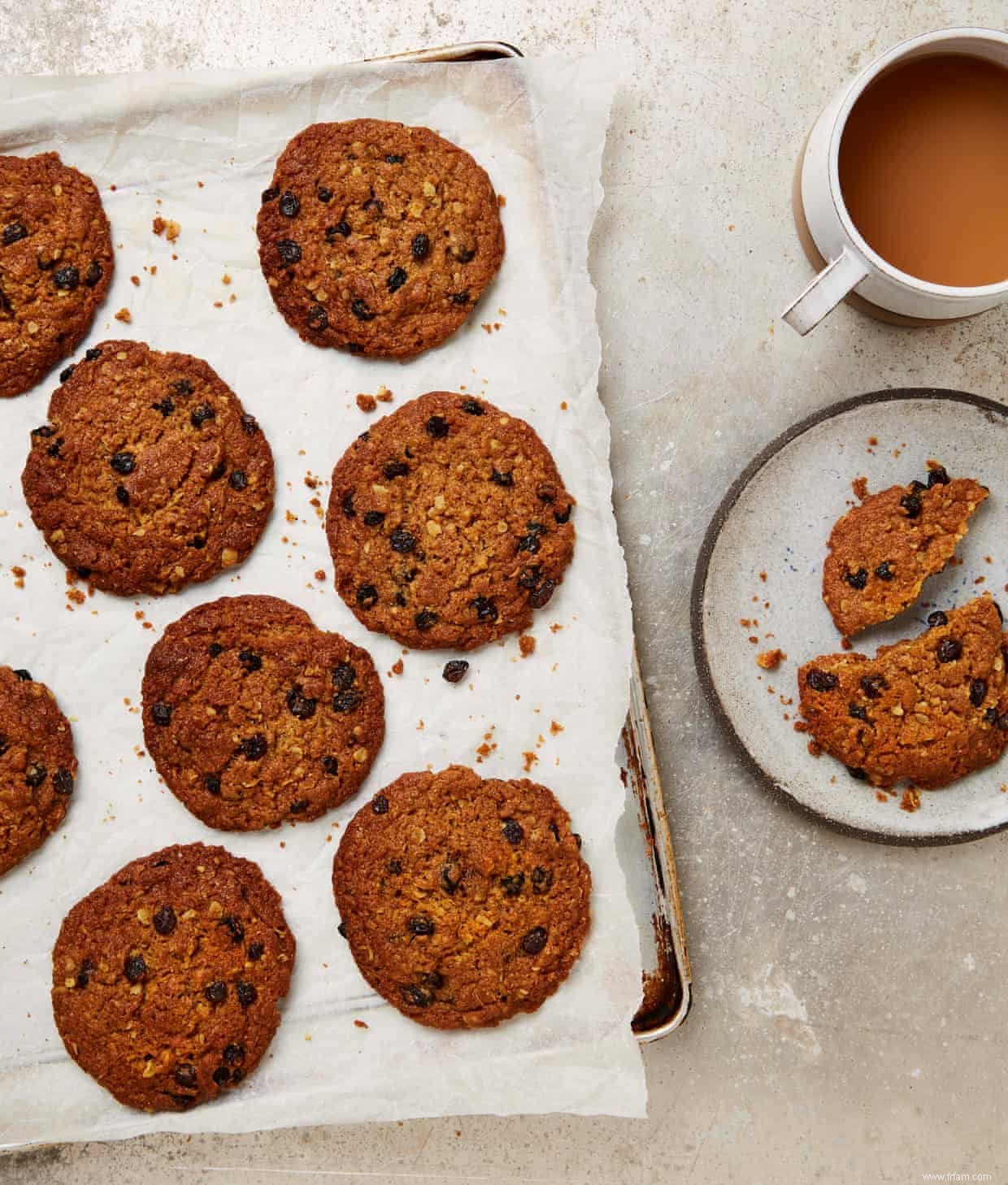 La recette végétalienne de Meera Sodha pour les biscuits à l avoine, aux épices et aux groseilles 