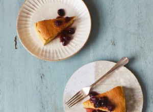 La recette de Tamal Ray du cheesecake japonais à la pistache et aux cerises au sirop 